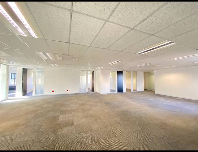 631M² OFFICE TO LET IN BRYANSTON